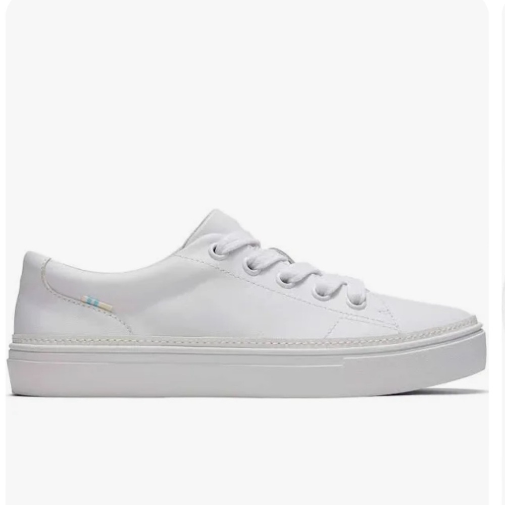 Tom’s Leather Sneakers - great condition, size 6.5 womens.